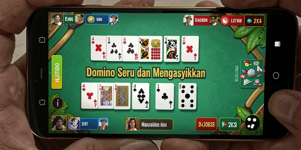 Screenshot gameplay menampilkan suasana seru permainan domino.